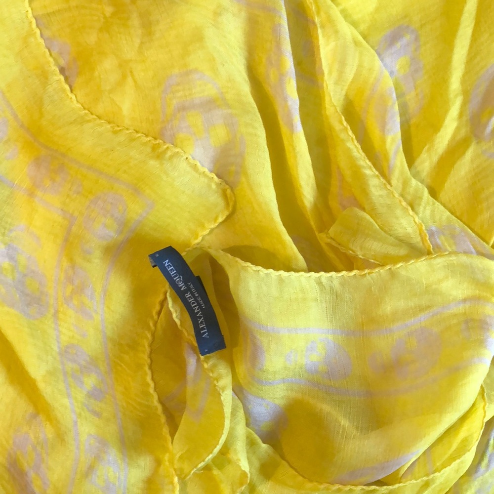 Alexander McQueen Silk Skull Scarf - Picture 5 of 6